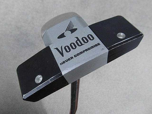 ネバーコンプロマイズ Voodoo パター（センターシャフト)